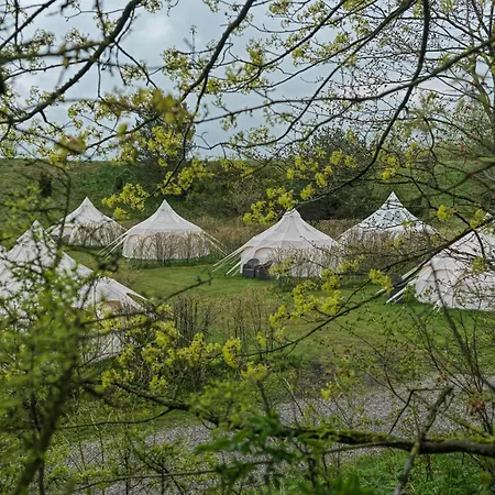 مكان تخييم Bramslev Bakker Naturhotel هوبرو